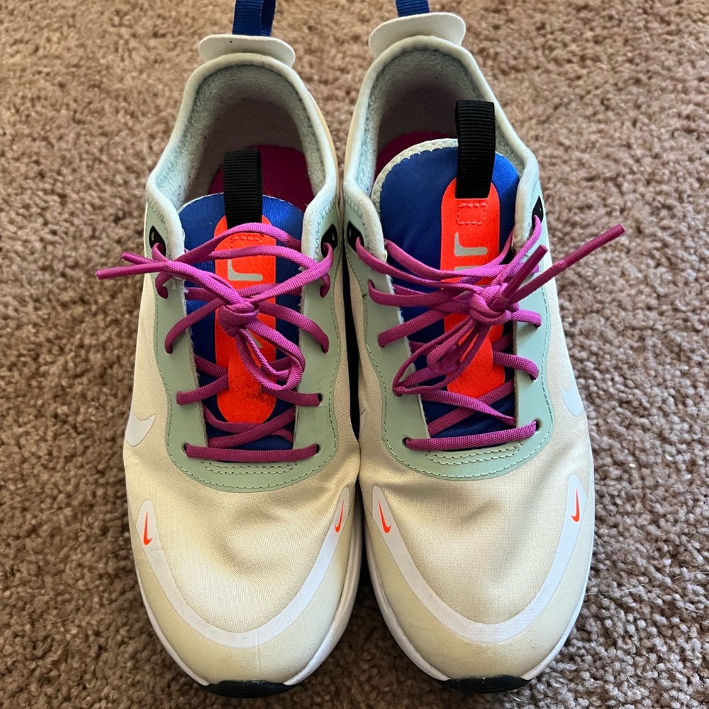 Nike Air max’s. Like new! Women’s size 7.